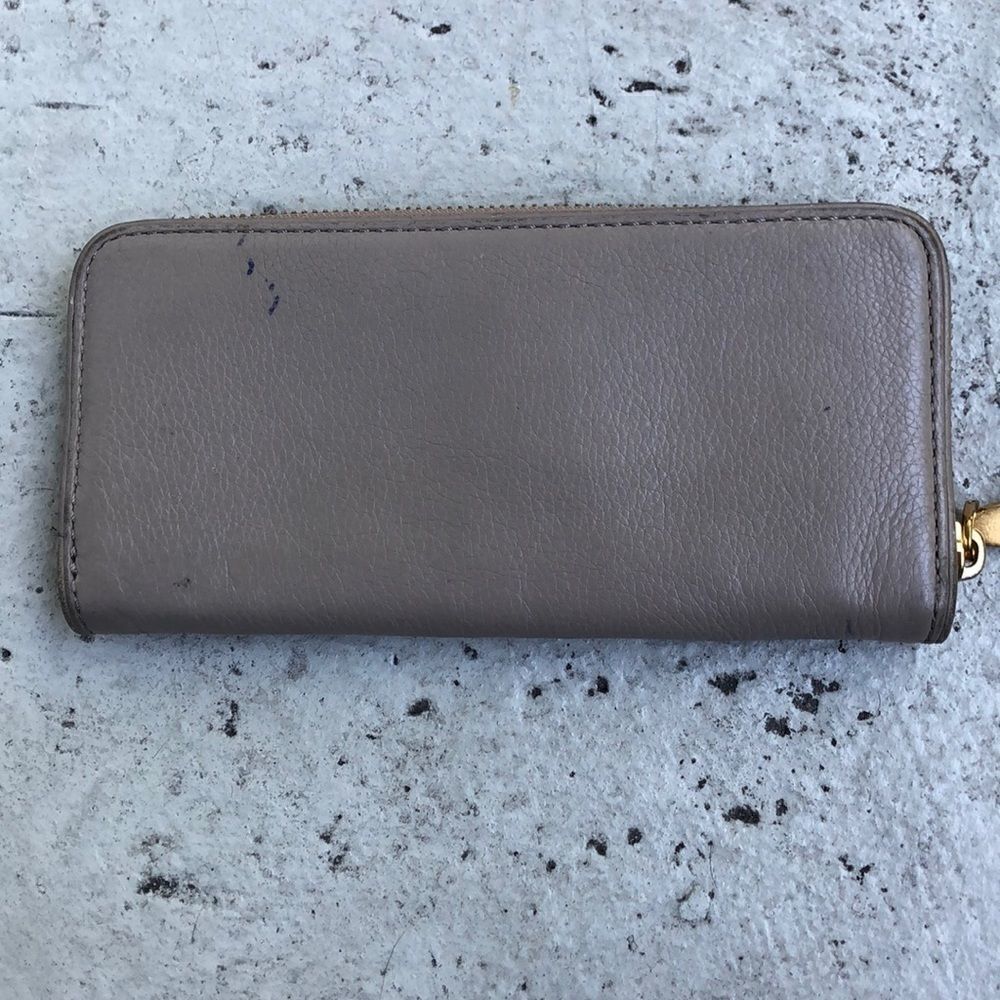 Marc by Marc Jacobs  - Picture 3 of 8